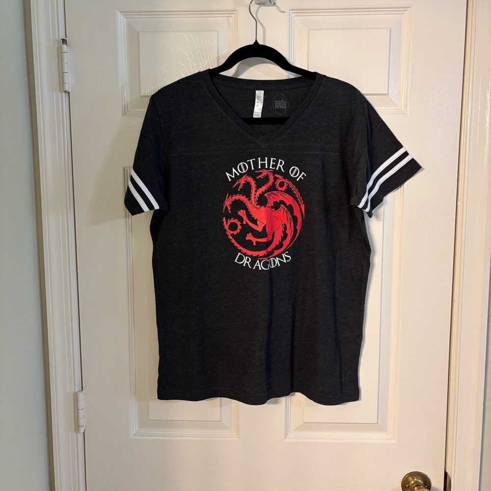 LAT Mother of Dragons Hame of Thrones Ladies T-Shirt - Gray and Red, Size L